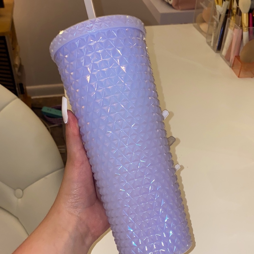 Holiday time Christmas limited edition 26oz tumbler Iredescent lavender.